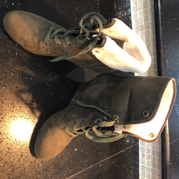 Olive Green Wedge Ankle Boot Women’s US Size 8 - Picture 7 of 11